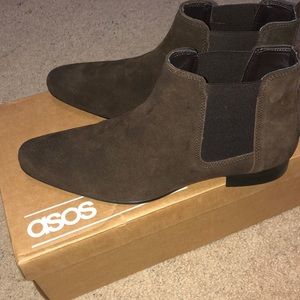 Chelsea boots